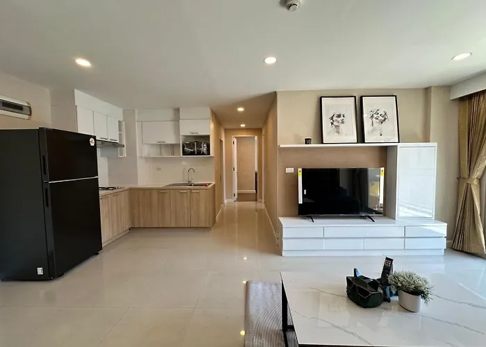 Apartment Clover Thonglor 2 Bed Easy Access To Bts Thonglor Pool Gym Bangkok