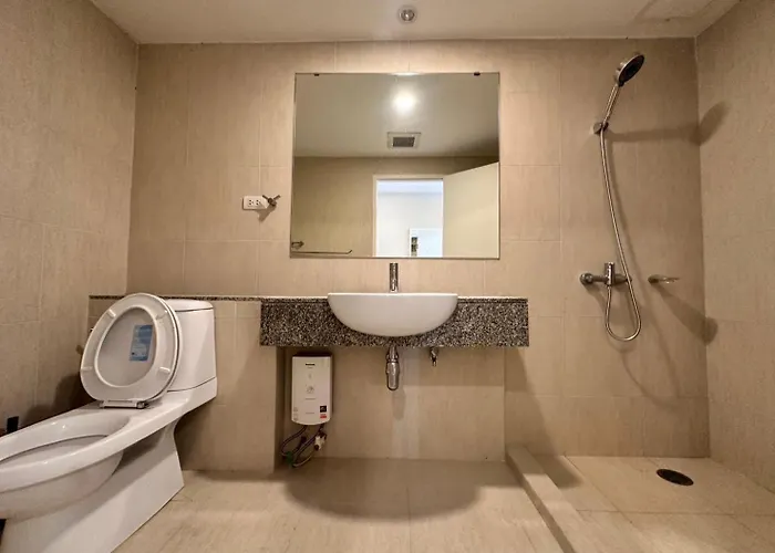 Clover Thonglor 2 Bed Easy Access To Bts Thonglor Pool Gym * Bangkok