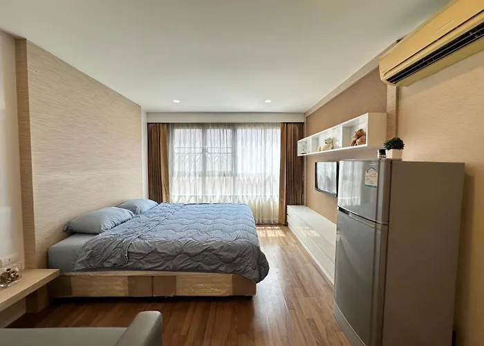 Clover Thonglor 2 Bed Easy Access To Bts Thonglor Pool Gym Bangkok
